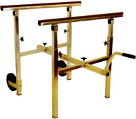 Рабочие столы и «козлы» для кузовного цеха